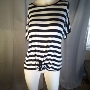 Cable & Gauge Black and White Tie Front Relaxed T-Shirt